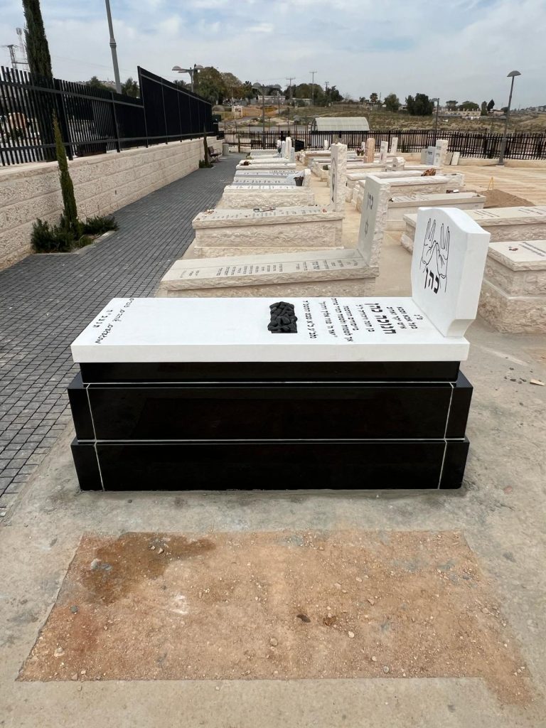 מצבה משולב גרניט וטאסטס לבן אבנים חזקות למצבות ואחריות